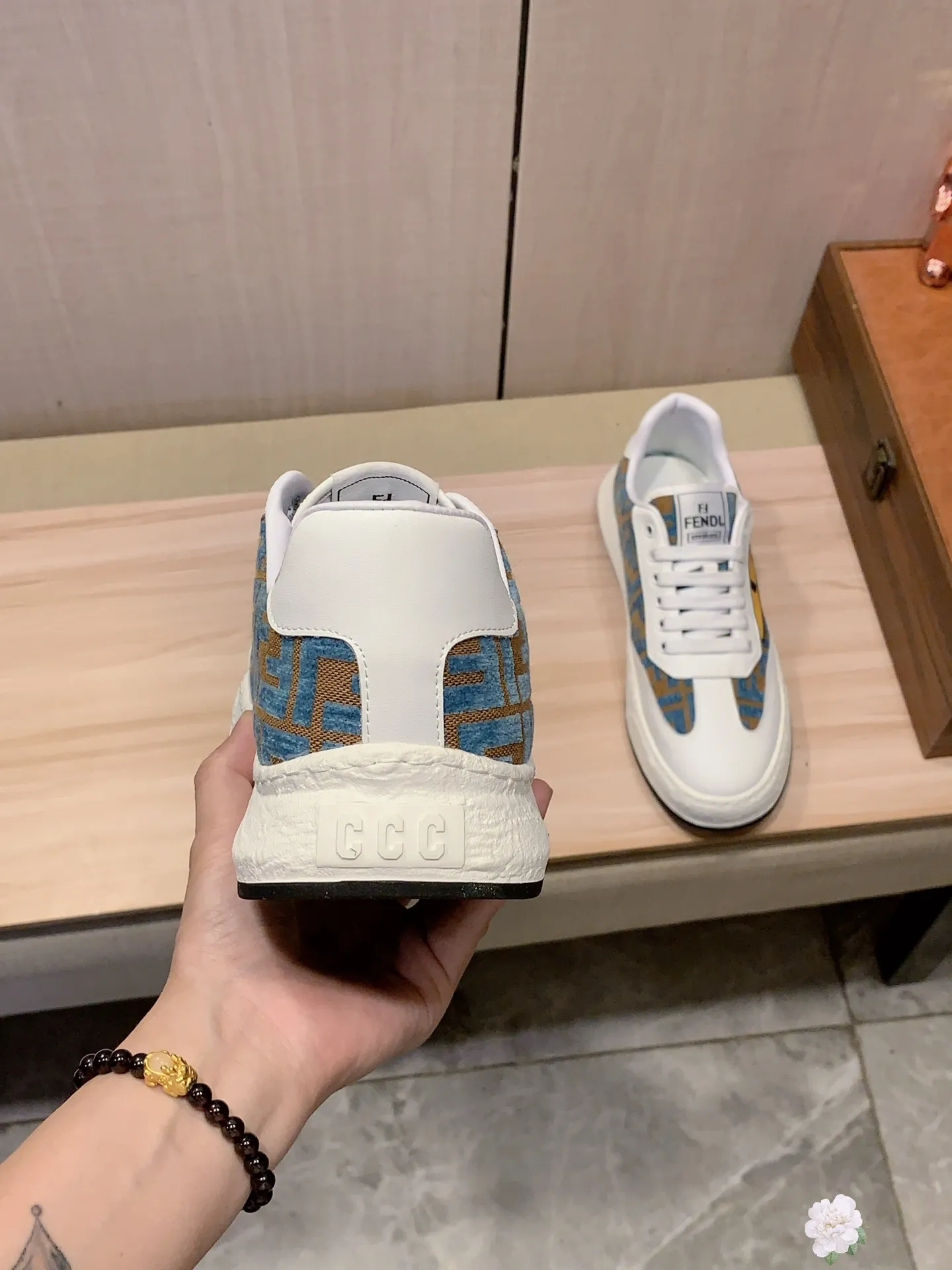 Men's men's shoes 💰420💰💰🎩🎩[Lightning][Lightning] "FENDI*" The latest and most popular casual shoes, top brand [Seduce] luxury ~ purchasing agent, top quality ~. [Strong] The upper is made of imported breathable cowhide with fabric material ➕ Breathable sheepskin feet (•) and fine workmanship. The original stylish and stylish soft rubber wear-resistant and non-slip outsole is light and comfortable on the feet. The real thing looks better when photographed in person. No. 122: code: 38-44, 5️⃣ colors selected